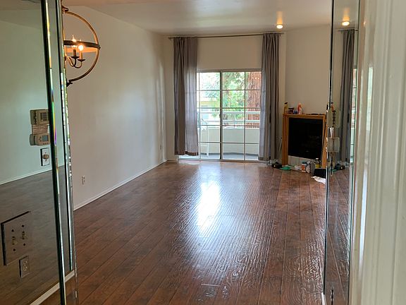 3rd image of 5145 Yarmouth Ave