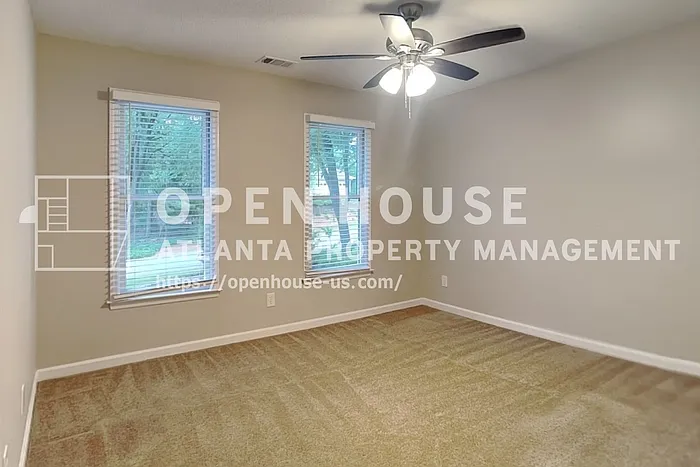 811 Springdale Xing — Photo 18
