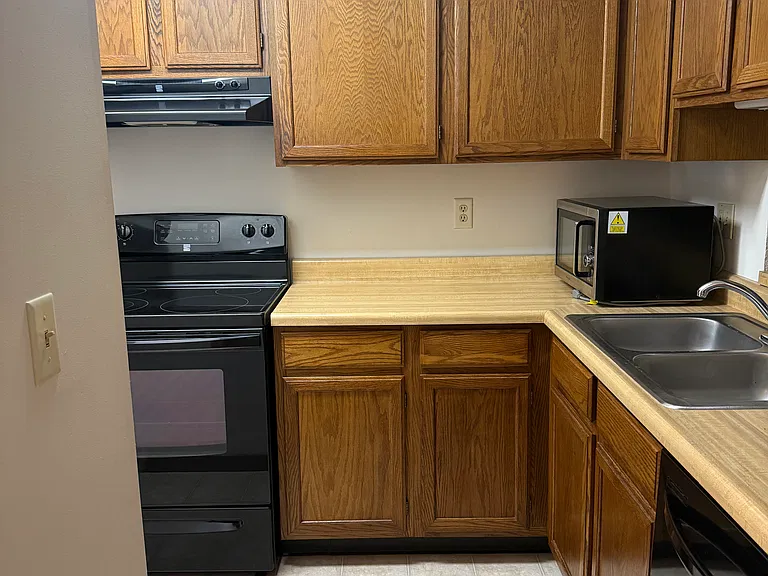 437 Colleen Dr — Photo 8