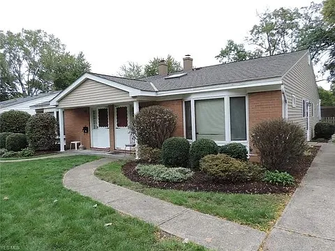 3 bed, 1200 sqft, $1,700 — Photo 1