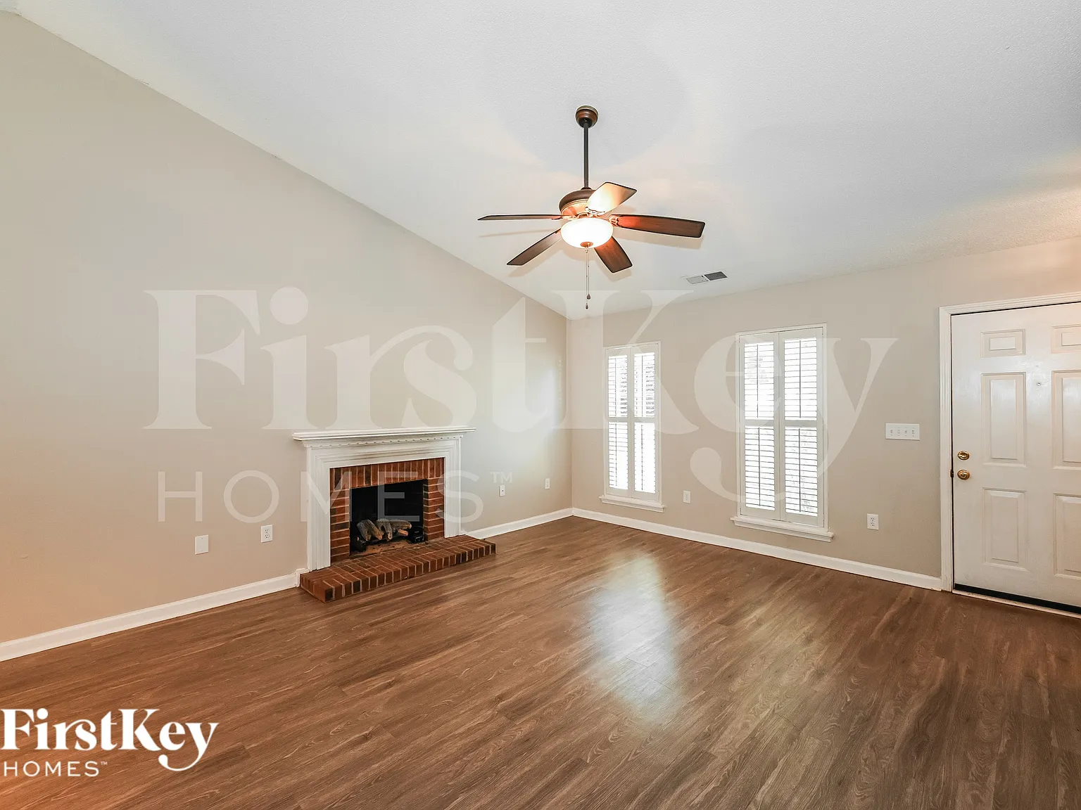 3 bed, 2.0 bath, 1358 sqft, $1,905 — Photo 4