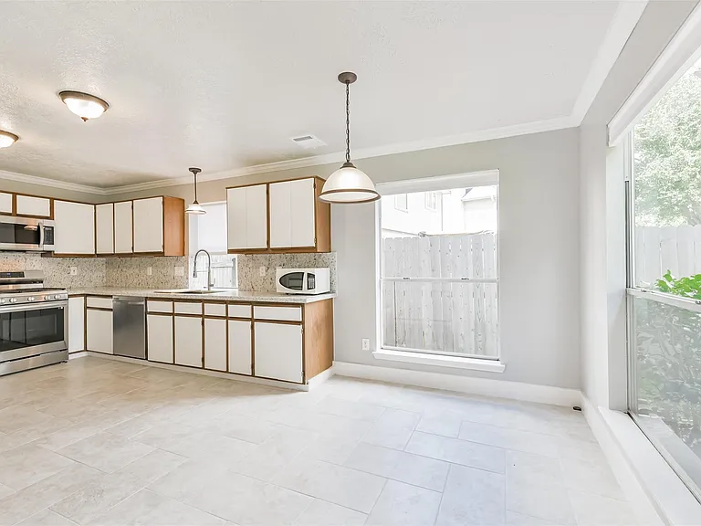 1623 Stonehaven Village Cir — Photo 7