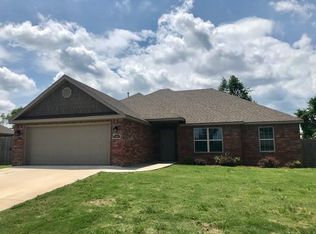 1095 Buck Dr, Pea Ridge, AR 72751