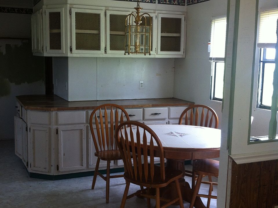 2nd image of 697 Mamou Prairie Rd