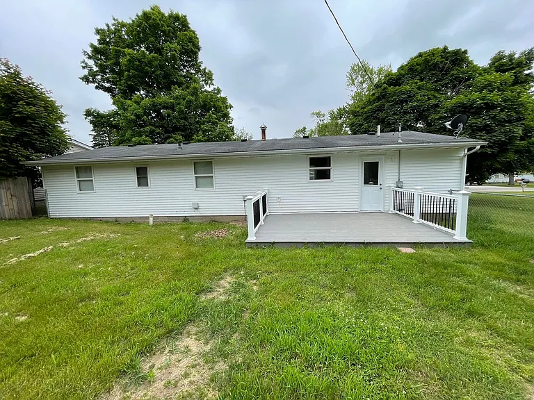 321 Monroe St — Photo 15