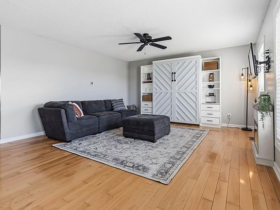 4th image of 252 Brookside Dr