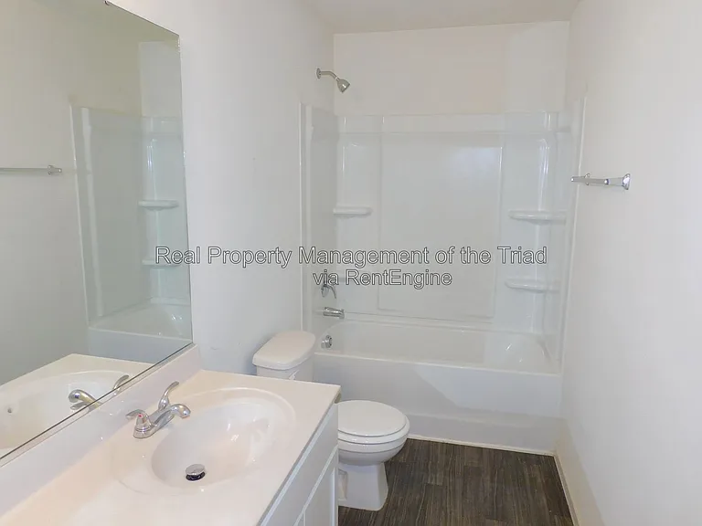 719 Torbay Dr — Photo 20