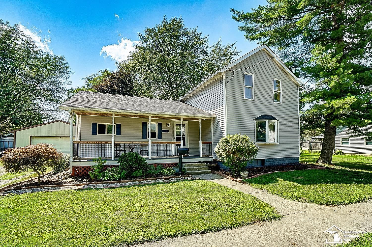 120 S Main St, Blissfield, MI 49228 Zillow