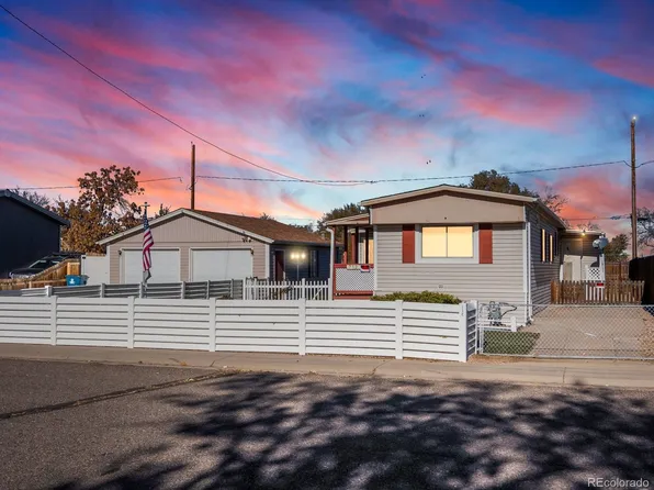 712 Locust Avenue, Lochbuie, CO 80603