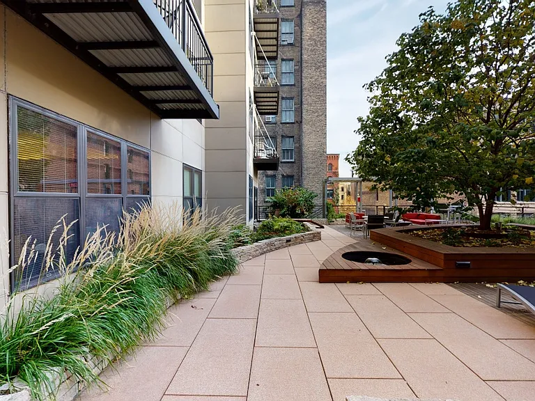 Lofts at Farmers Market Apartment Homes — Photo 20