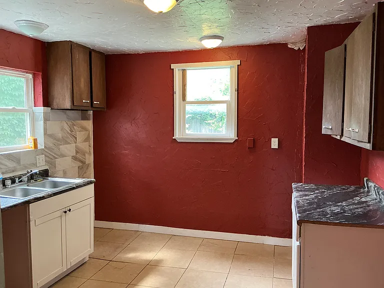 38 Richmond Ave — Photo 8