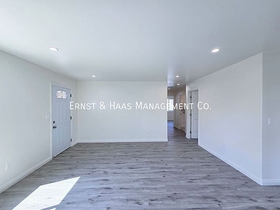4th image of 1322 Lewis Ave #A