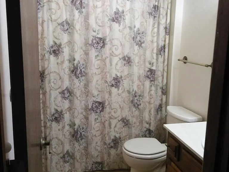 8105 Curry Ave NE — Photo 6