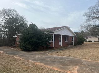 228 Holmes St, Edgefield, SC 29824