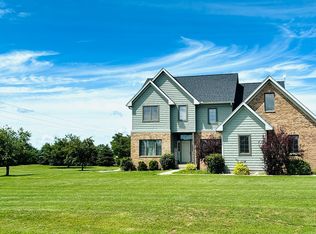 6514 Sandy Bottom Dr, Fulton, IL 61252