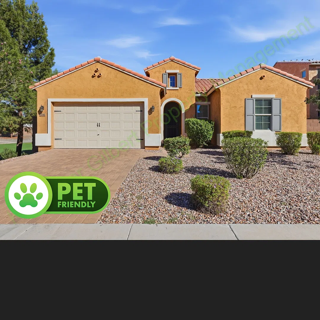Beautiful Single-Story Gilbert Home on Premium Lot 4 Bedrooms, Office & No Rear Neighbor! — Photo 1