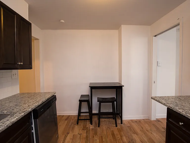 2731 Brown St #2F — Photo 12