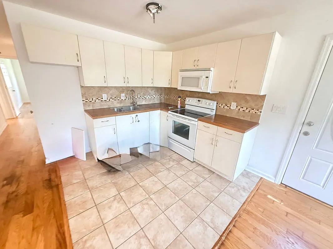 3 bed, 1.0 bath, 1100 sqft, $3,400 — Photo 3