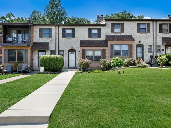 126 Bishop Dr, Aston, PA 19014