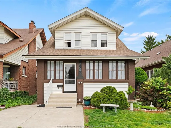 922 Lawrence Rd, Windsor, ON N8Y 3Z8