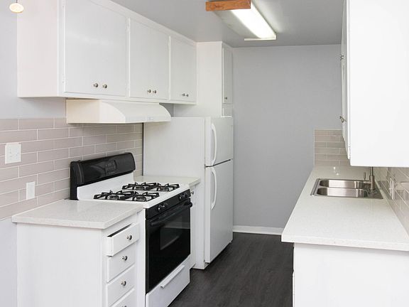 5th image of 3601 E Vermont St APT 2