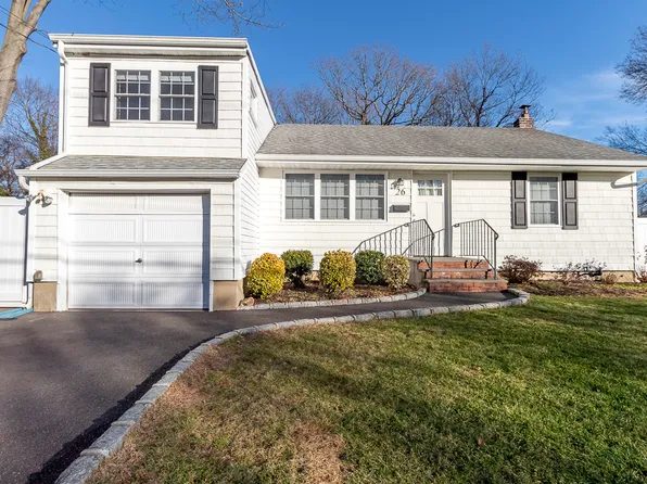 26 Quebec Dr, Huntington Station, NY 11746