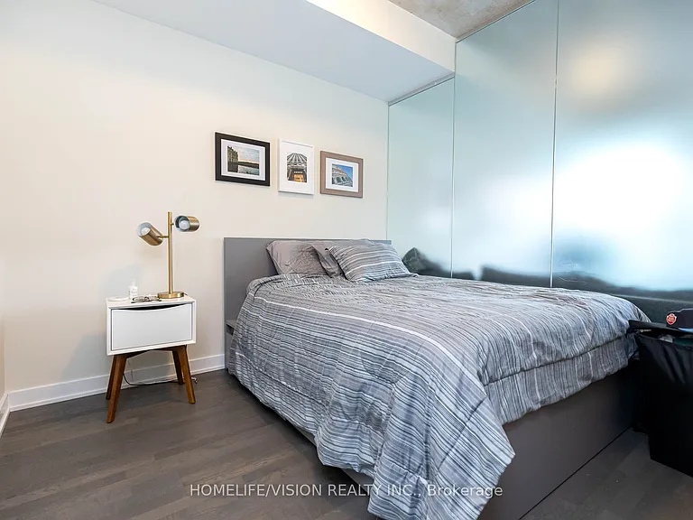 629 King St W #323 — Photo 9