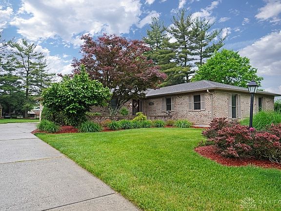 2nd image of 7573 Lake Meadow Ct