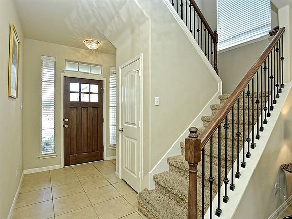 5th image of 10505 Patricia Ct #204