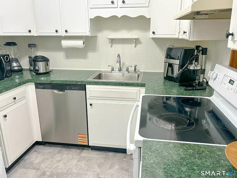 200 Woodmont Ave #127 — Photo 3