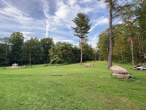 3rd image of 294 Brook Rd