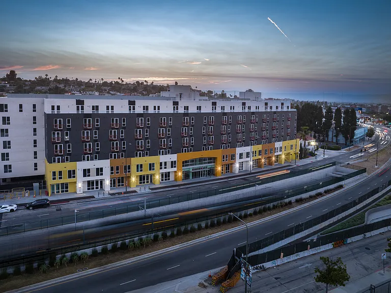 Crenshaw Lofts — Photo 32