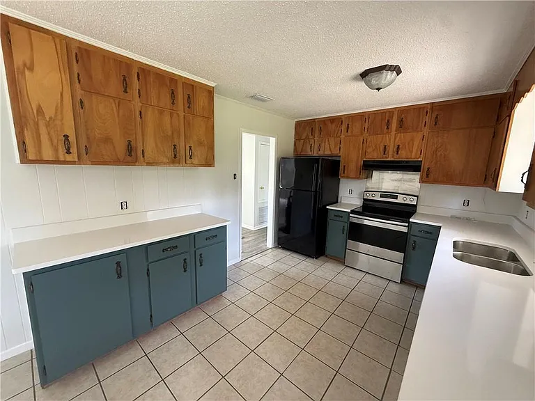 7662 Simmons Dr — Photo 6