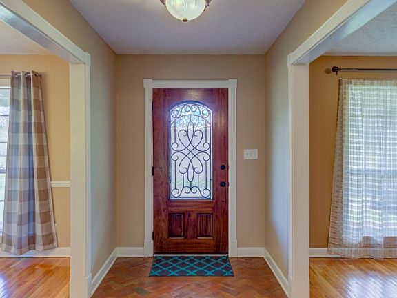 3rd image of 104 Deerfield Dr