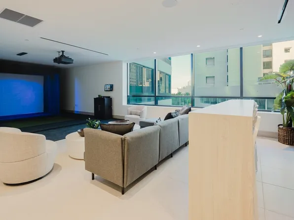40 NW 3rd St, Miami, FL