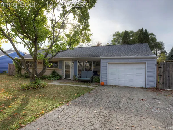 1992 Swaranne Dr, West Bloomfield, MI 48324