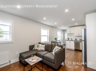 35 Niagara St #2, Saint Catharines, ON L2R4K8