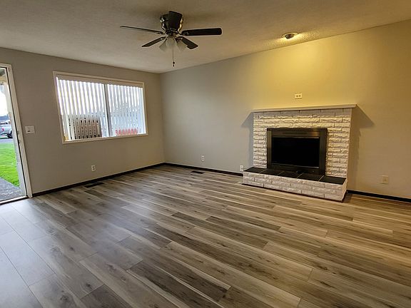 3rd image of 735 W D St