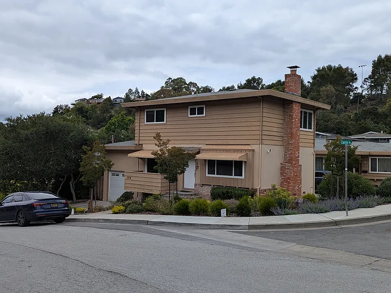374 Torino Dr — Photo 5