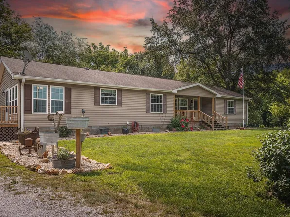 1450 Newport Rd, Greenville, IL 62246