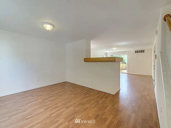 5th image of 9755 228th Ter NE