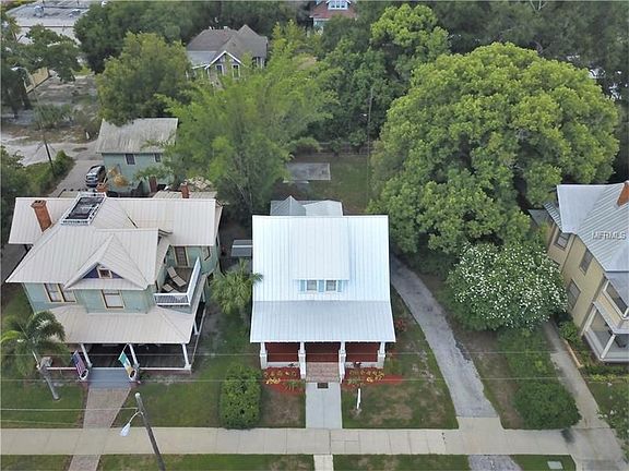 4th image of 208 E Ross Ave