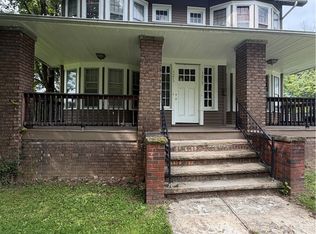 3217 Sycamore Rd, Cleveland Heights, OH 44118