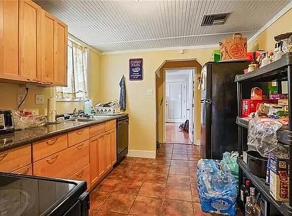 3rd image of 5022-24 S Prieur St