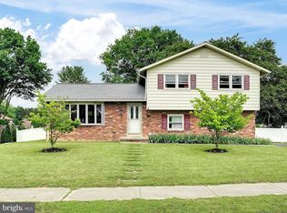 489 Parkwynne Rd, Lancaster, PA 17601