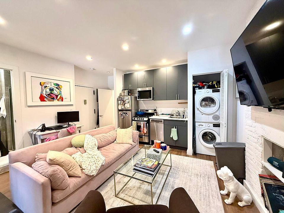 2nd image of 176 Elizabeth St APT 1
