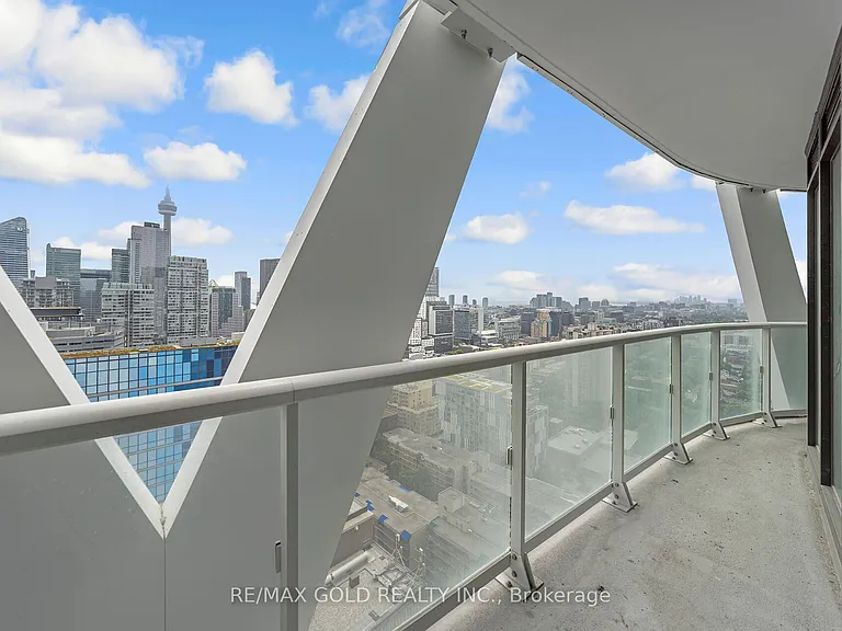 230 Simcoe St #2818 — Photo 36