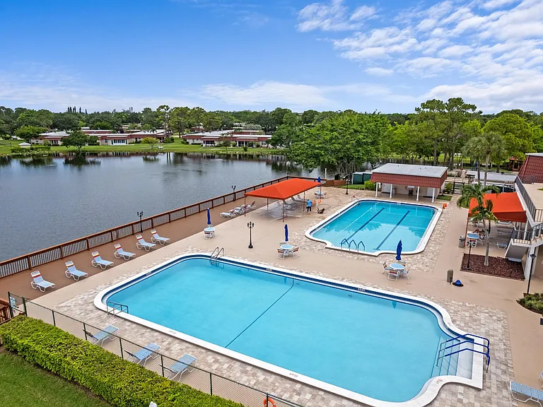 315 Cape Cod Cir #B — Photo 27