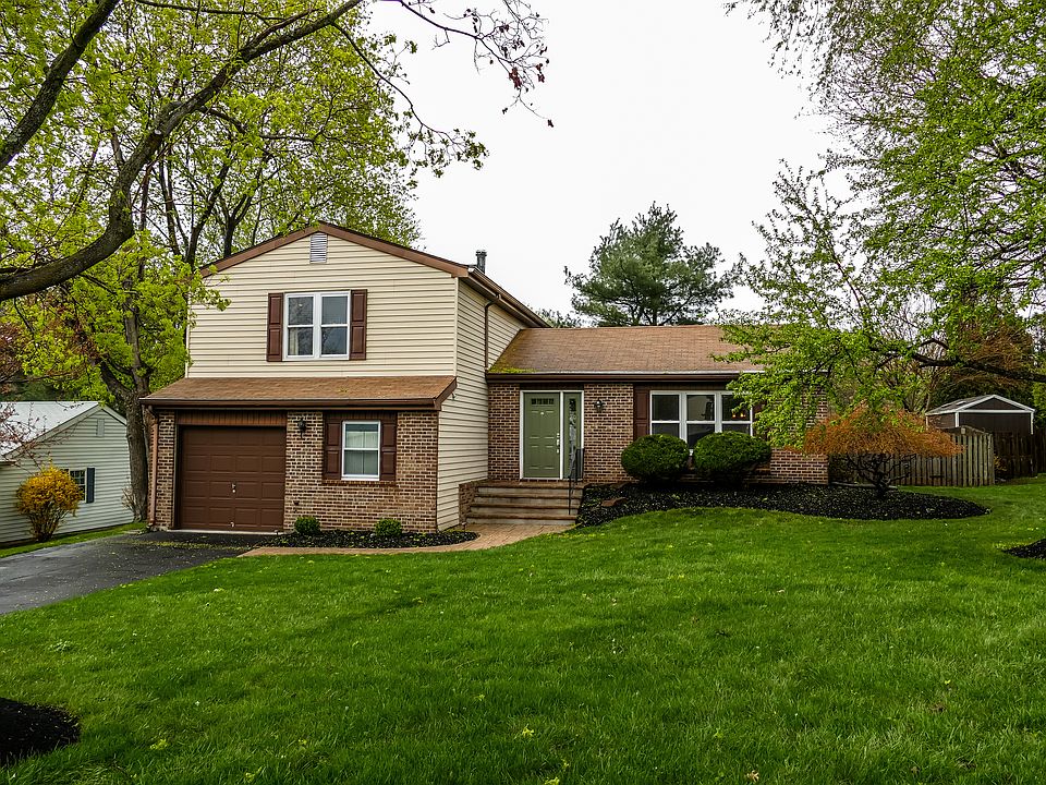 1st image of 13 North Lancaster Lane