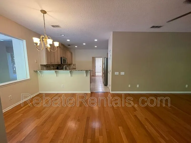 8907 Hampton Landing Dr E — Photo 15